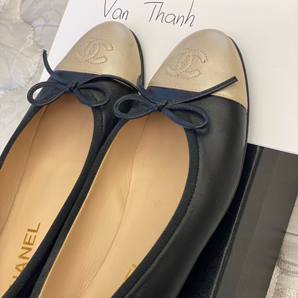 Worn 💯authentic Chanel Ballerina